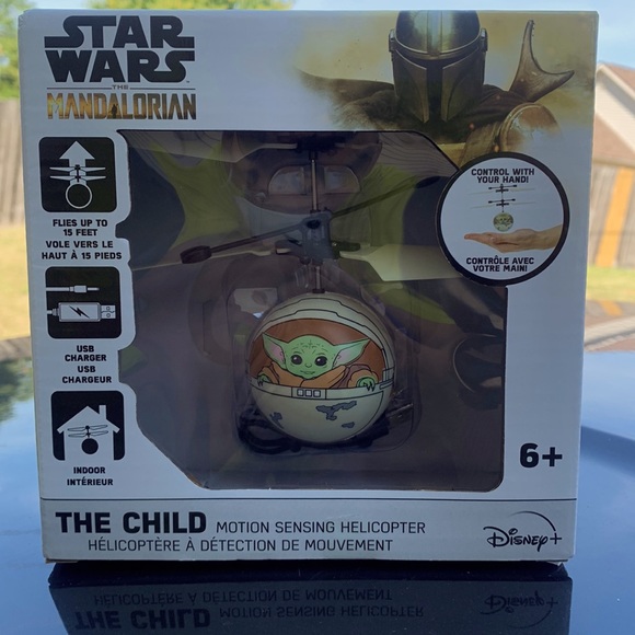 Star Wars Mandalorian The Child Motion Sensing Helicopter Toy - Picture 6 of 6